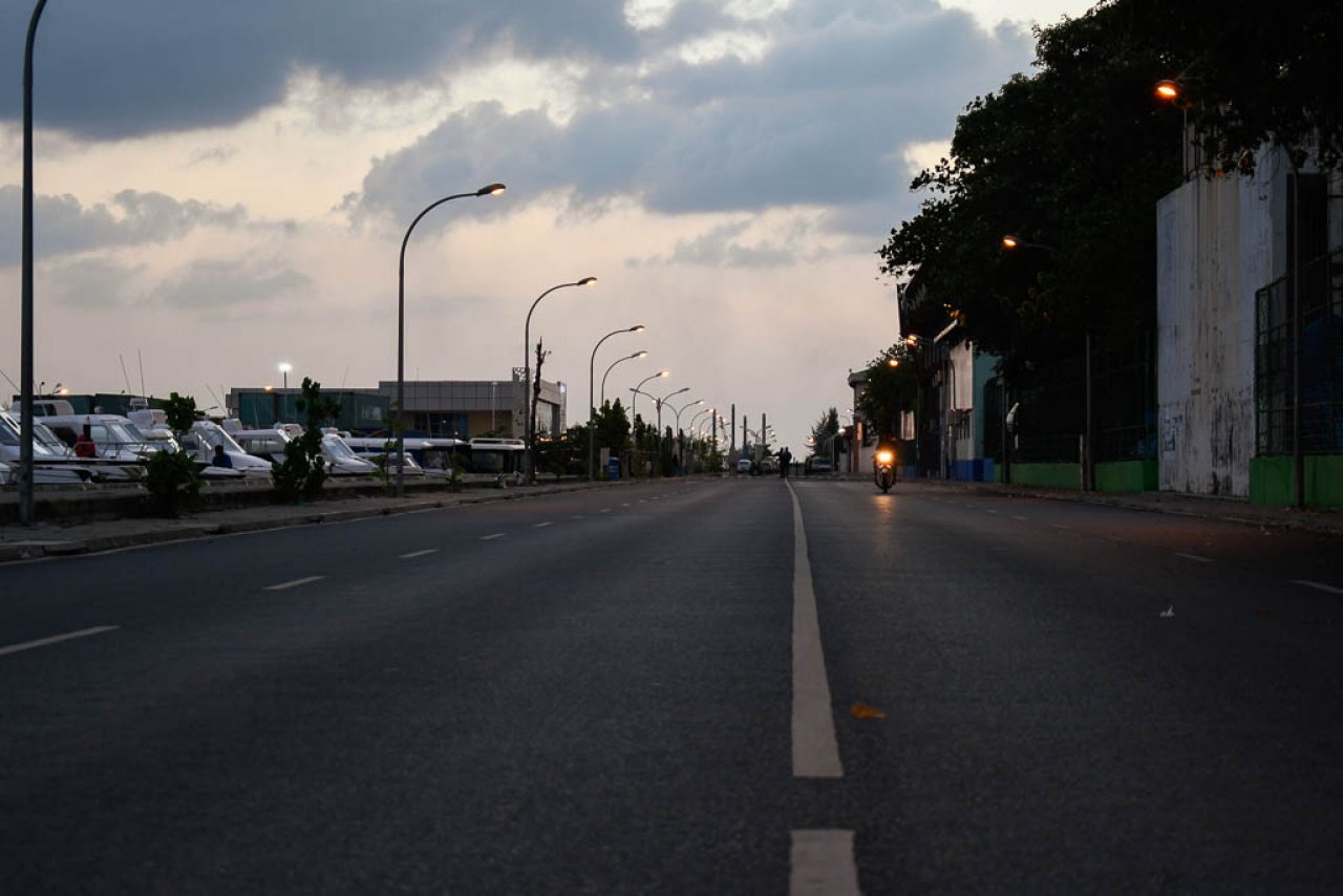 2 އޭޕްރީލް 2020 - މާލެ ސަރަހައްދަށް 3 ގަޑިއިރުގެ ކާފިއުއެއް އިއުލާންކުރުން