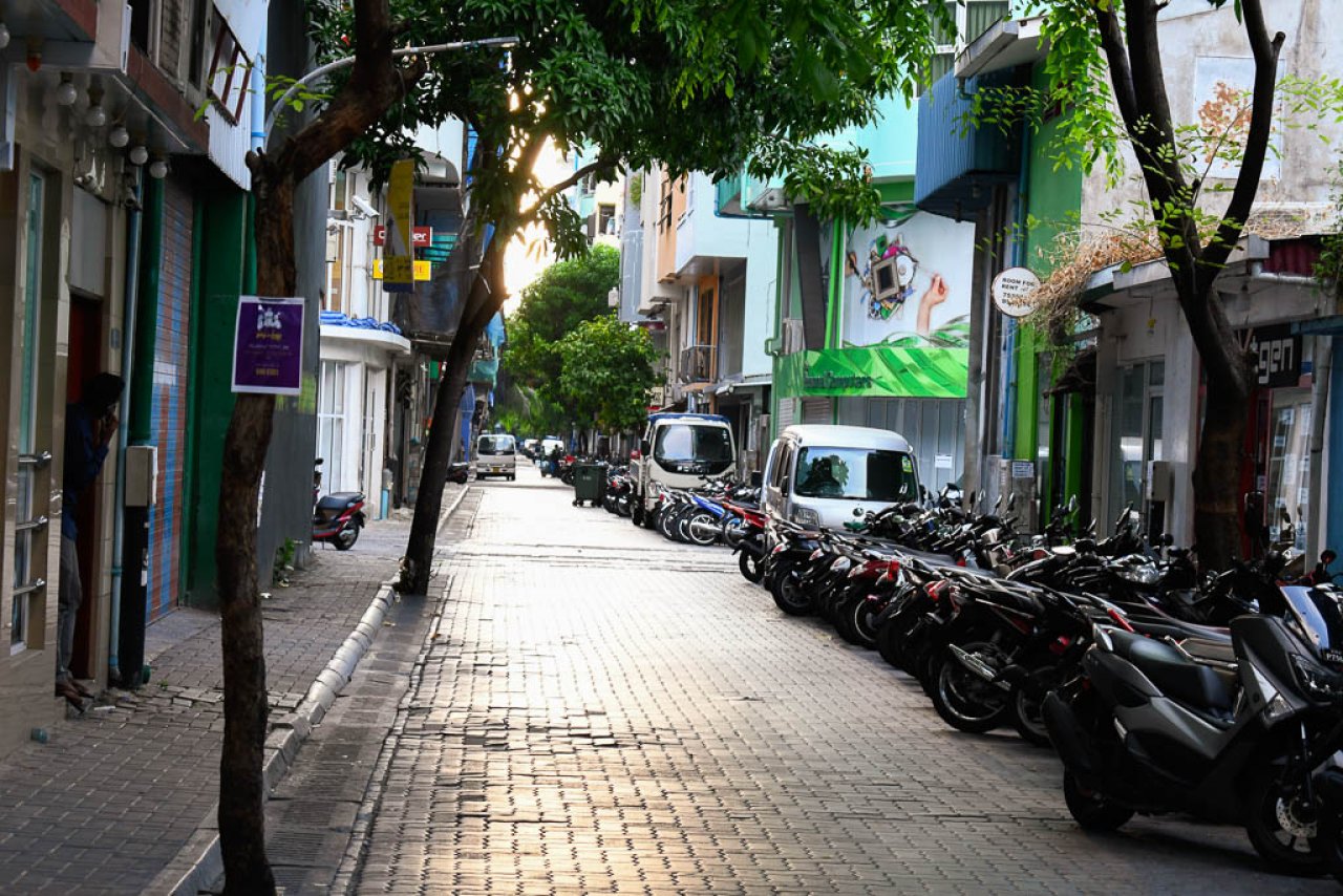 2 އޭޕްރީލް 2020 - މާލެ ސަރަހައްދަށް 3 ގަޑިއިރުގެ ކާފިއުއެއް އިއުލާންކުރުން