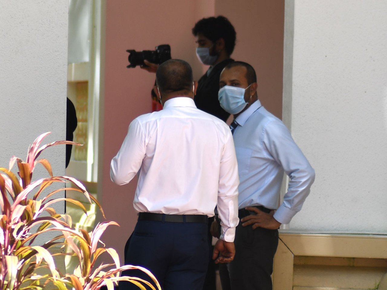 މާސްކް އަޅައިގެން މެންބަރުން މަޖިލީހަށް