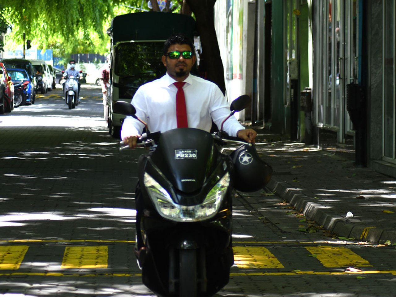 މާސްކް އަޅައިގެން މެންބަރުން މަޖިލީހަށް