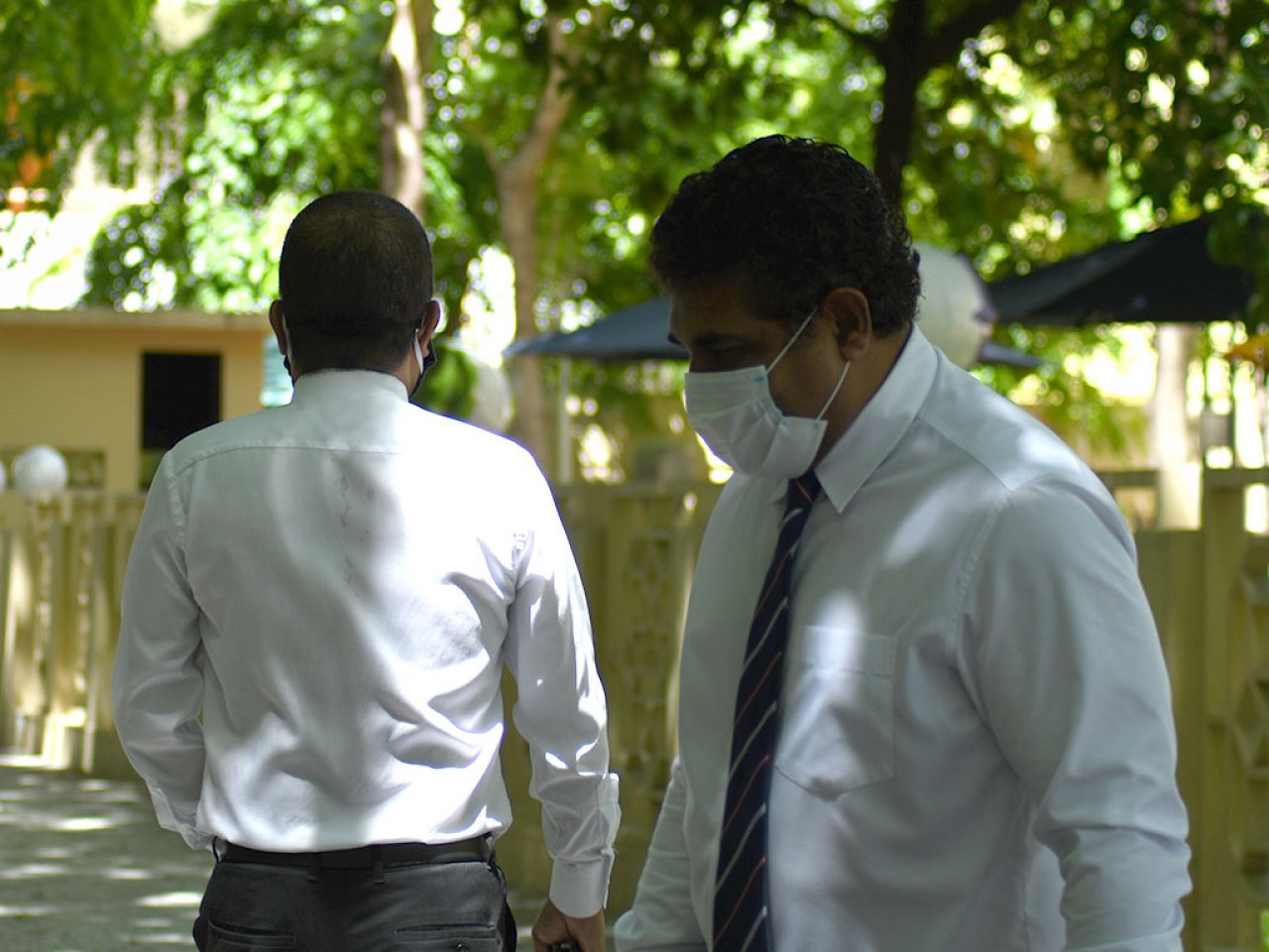 މާސްކް އަޅައިގެން މެންބަރުން މަޖިލީހަށް