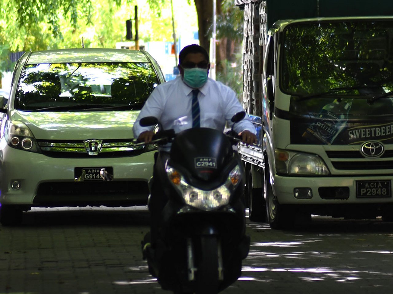 މާސްކް އަޅައިގެން މެންބަރުން މަޖިލީހަށް