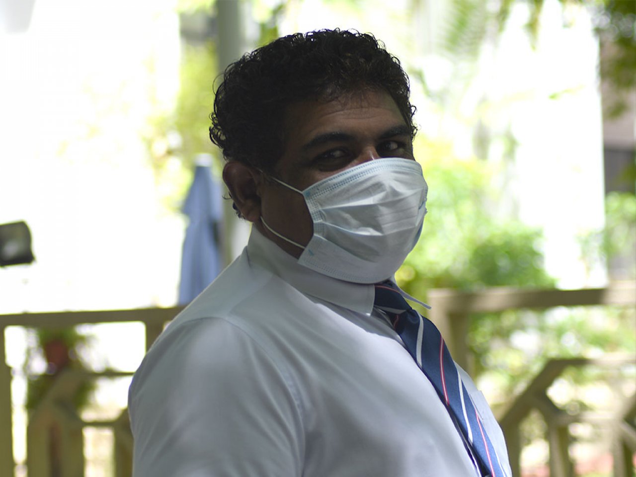 މާސްކް އަޅައިގެން މެންބަރުން މަޖިލީހަށް