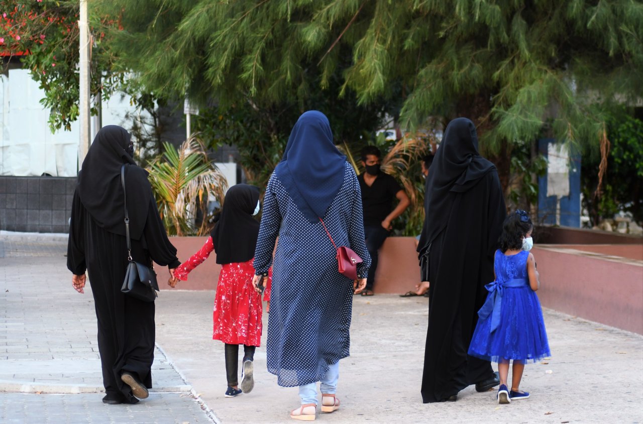 ލޮކްޑައުންއަށް ލުއި ދިނުން: ކުޑަކުޑަ މޫނުތަކުން ފެނުނީ އުފާވެރިކަން