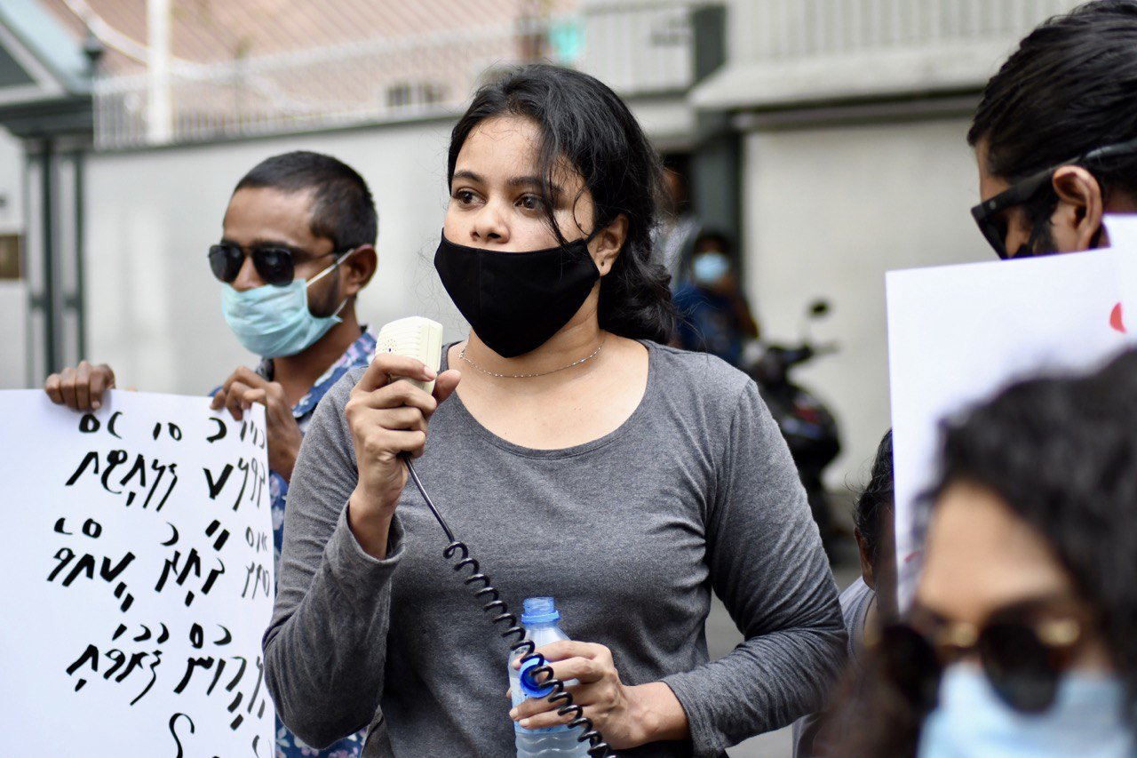 މަޖިލިސް ހޭލައްވަން ގޮވާލައި ނަވާނަވައިން ކުރި މުޒާހަރާ