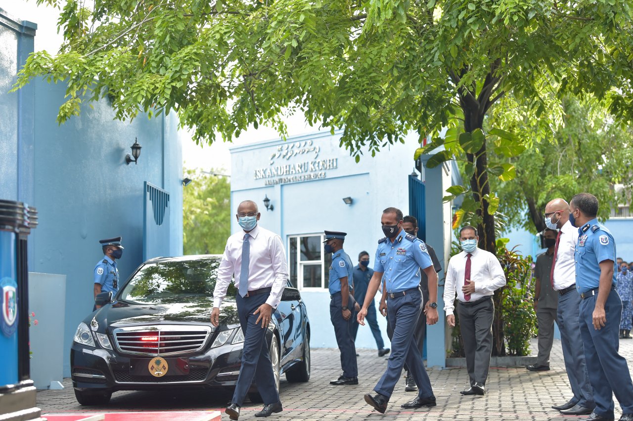 ރައީސުލްޖުމްހޫރިއްޔާ ފުލުހުންގެ މަރުކަޒަށް ވަޑައިގަތުން