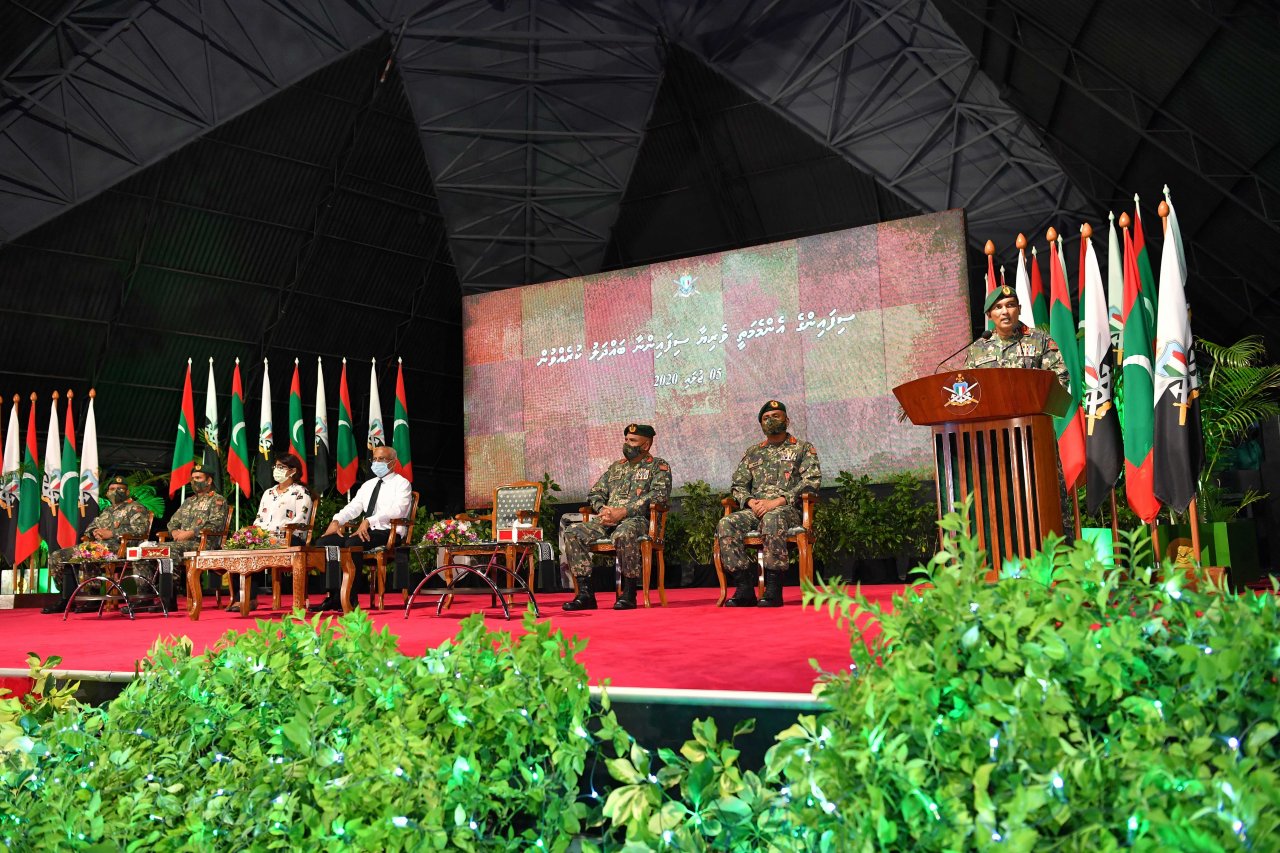 ރައީސުލްޖުމްހޫރިއްޔާ ދިވެހި ސިފައިންނާ ބައްދަލު ކުރެއްވުން