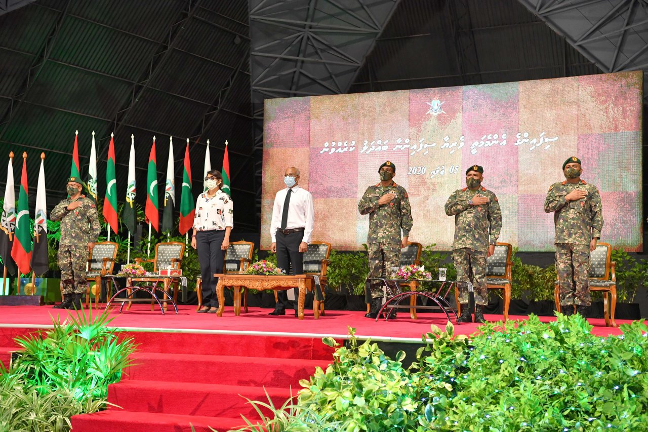 ރައީސުލްޖުމްހޫރިއްޔާ ދިވެހި ސިފައިންނާ ބައްދަލު ކުރެއްވުން