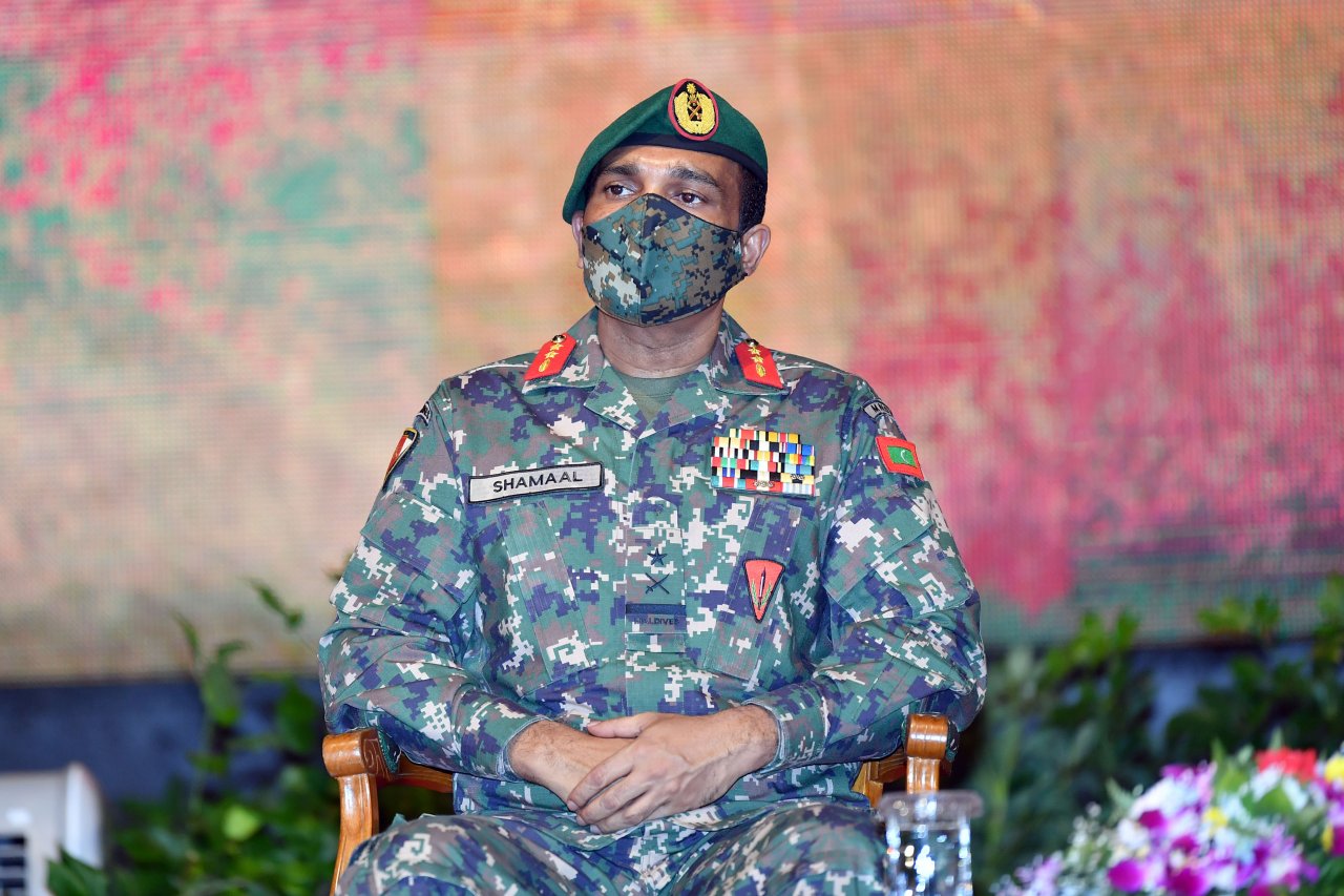 ރައީސުލްޖުމްހޫރިއްޔާ ދިވެހި ސިފައިންނާ ބައްދަލު ކުރެއްވުން