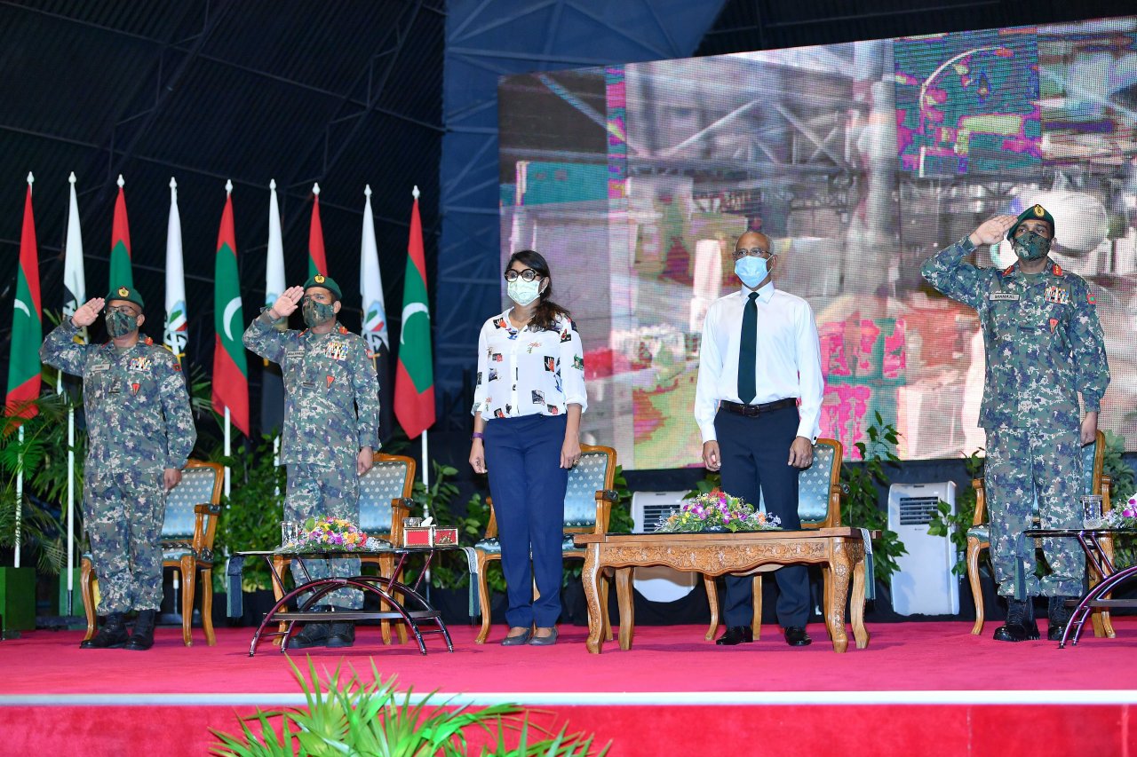 ރައީސުލްޖުމްހޫރިއްޔާ ދިވެހި ސިފައިންނާ ބައްދަލު ކުރެއްވުން