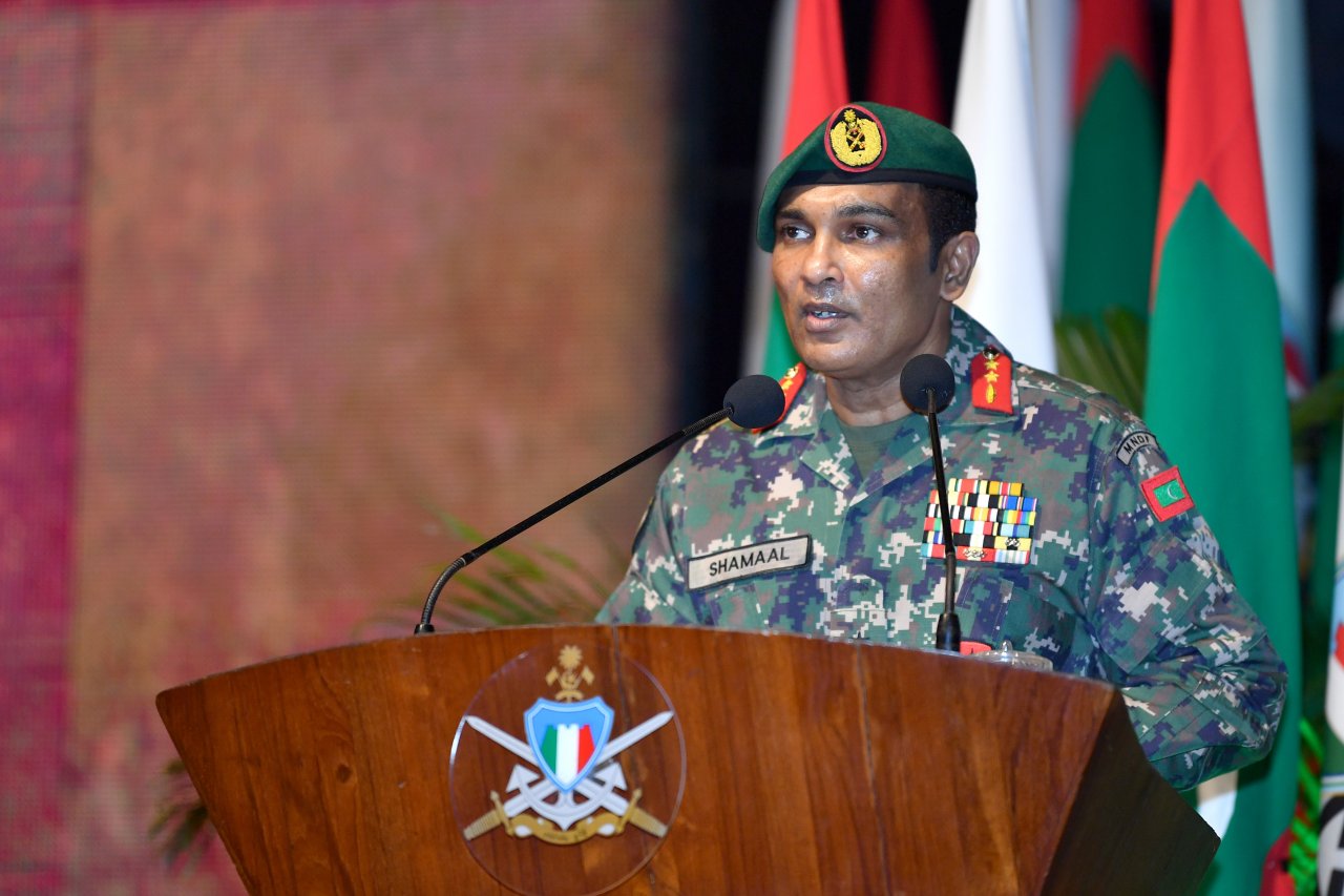 ރައީސުލްޖުމްހޫރިއްޔާ ދިވެހި ސިފައިންނާ ބައްދަލު ކުރެއްވުން