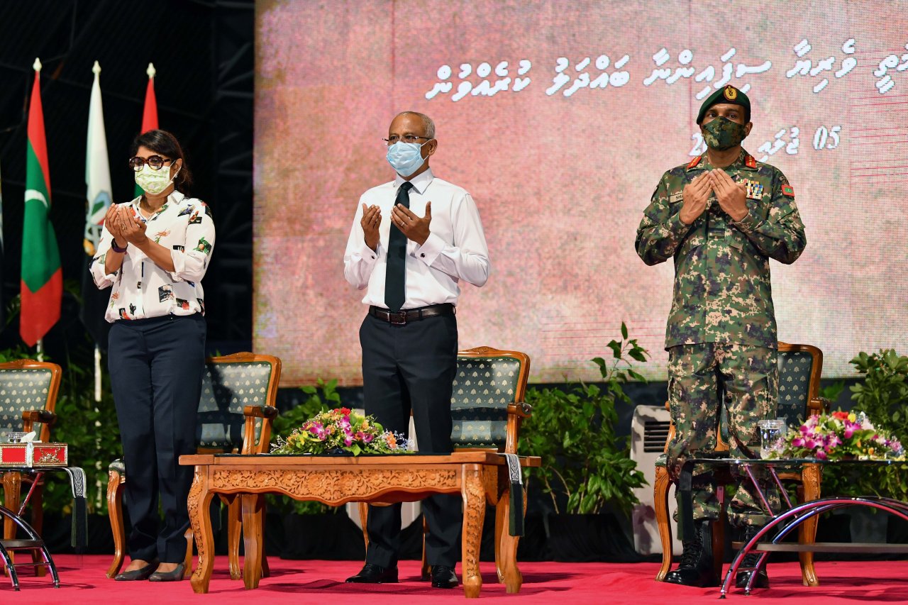 ރައީސުލްޖުމްހޫރިއްޔާ ދިވެހި ސިފައިންނާ ބައްދަލު ކުރެއްވުން