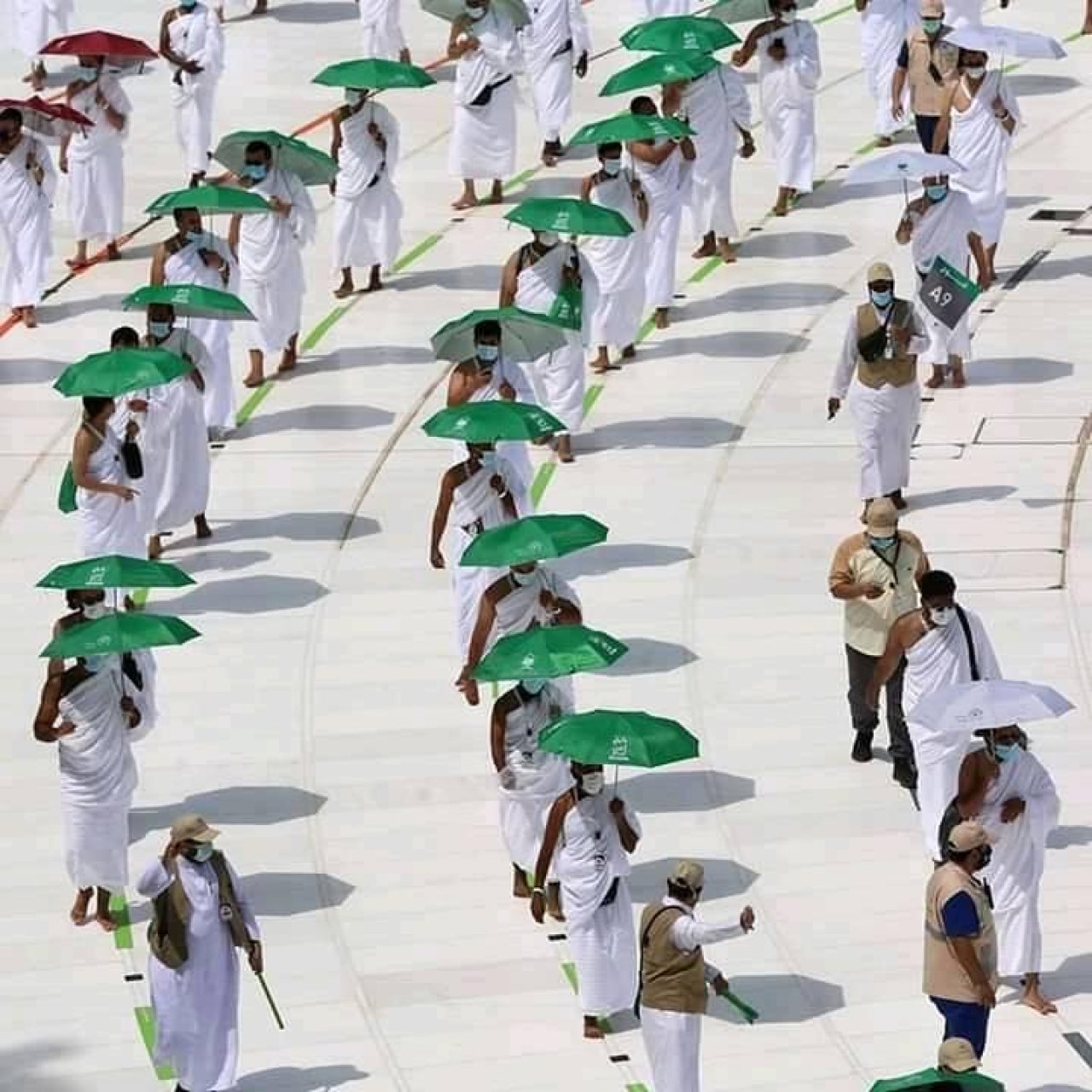 ހައްޖުގެ އަޅުކަން ކުރިއަށް ދަނީ ކޮވިޑާ ގުޅިގެން ގައިދުރުކަން ބަހައްޓައިގެން