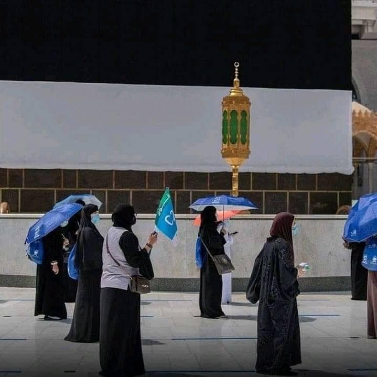 ހައްޖުގެ އަޅުކަން ކުރިއަށް ދަނީ ކޮވިޑާ ގުޅިގެން ގައިދުރުކަން ބަހައްޓައިގެން