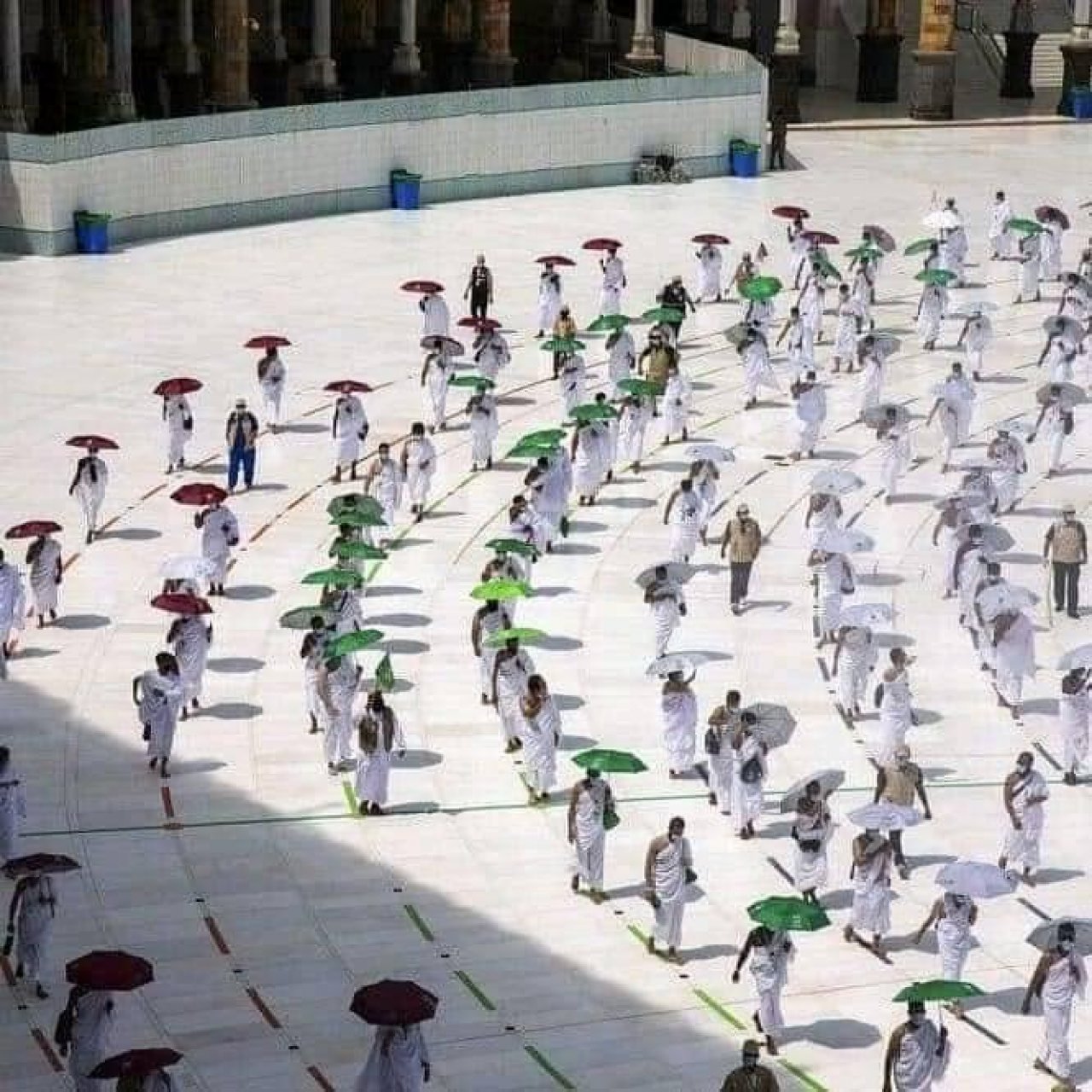 ހައްޖުގެ އަޅުކަން ކުރިއަށް ދަނީ ކޮވިޑާ ގުޅިގެން ގައިދުރުކަން ބަހައްޓައިގެން