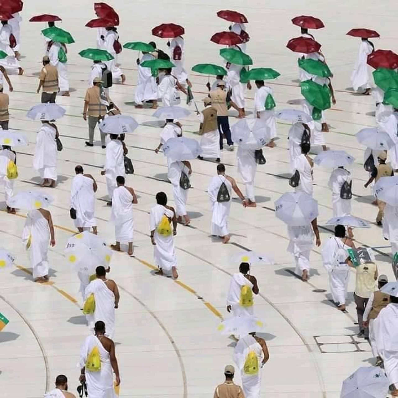 ހައްޖުގެ އަޅުކަން ކުރިއަށް ދަނީ ކޮވިޑާ ގުޅިގެން ގައިދުރުކަން ބަހައްޓައިގެން