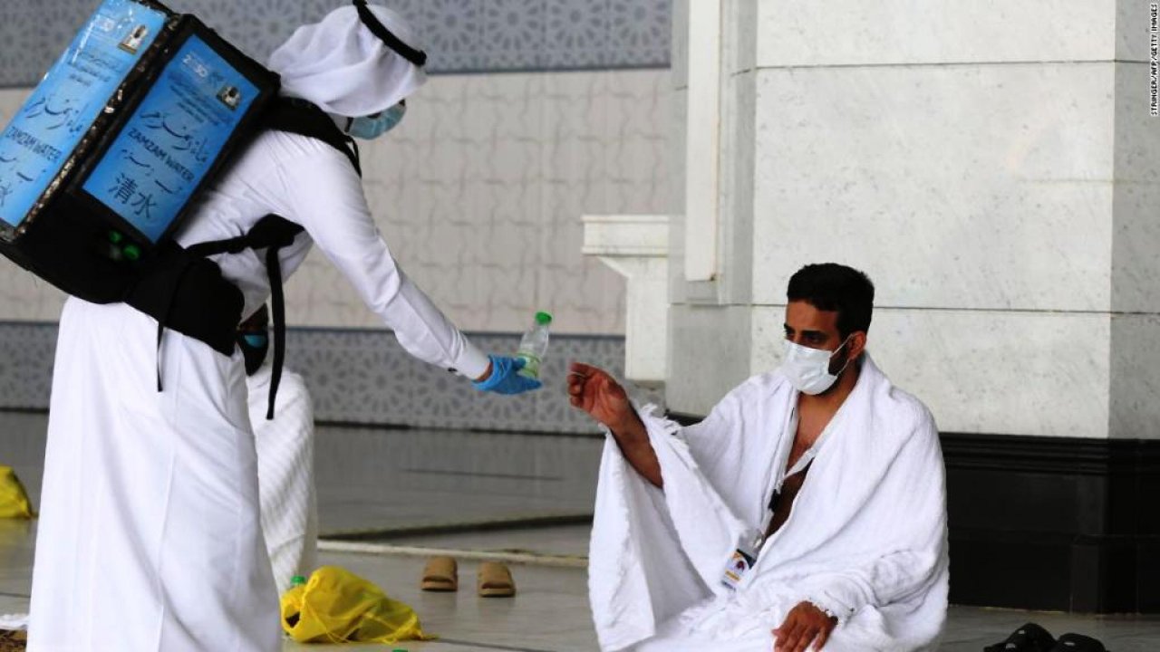 ހައްޖުގެ އަޅުކަން ކުރިއަށް ދަނީ ކޮވިޑާ ގުޅިގެން ގައިދުރުކަން ބަހައްޓައިގެން