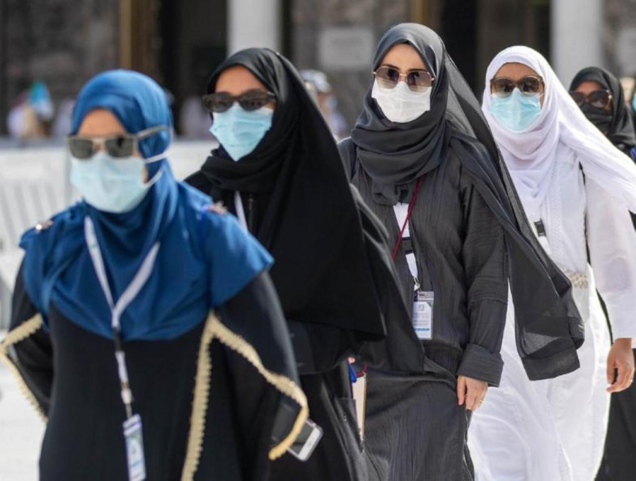 ހައްޖުގެ އަޅުކަން ކުރިއަށް ދަނީ ކޮވިޑާ ގުޅިގެން ގައިދުރުކަން ބަހައްޓައިގެން