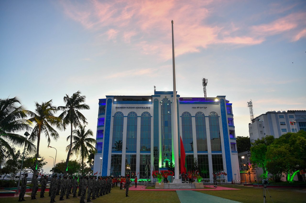 އޮކްޓޯބަރު 18، 2020: ގައުމީ ދުވަހުގެ ދިދަ ނެގުމުގެ ރަަސްމިއްޔާތު