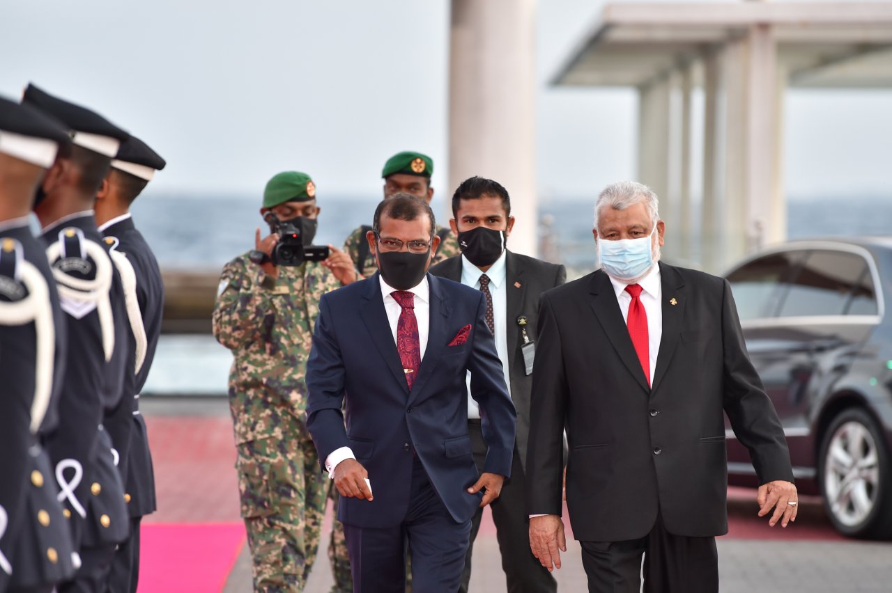 އޮކްޓޯބަރު 18، 2020: ގައުމީ ދުވަހުގެ ދިދަ ނެގުމުގެ ރަަސްމިއްޔާތު