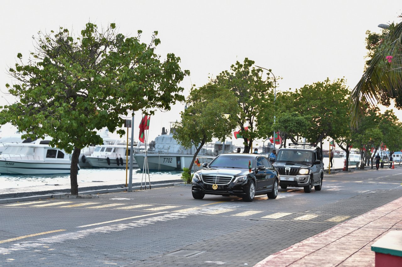 އޮކްޓޯބަރު 18، 2020: ގައުމީ ދުވަހުގެ ދިދަ ނެގުމުގެ ރަަސްމިއްޔާތު