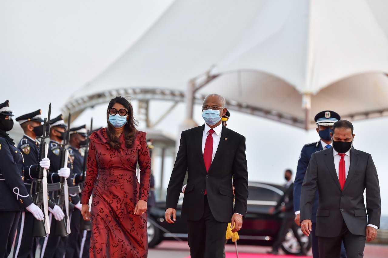 އޮކްޓޯބަރު 18، 2020: ގައުމީ ދުވަހުގެ ދިދަ ނެގުމުގެ ރަަސްމިއްޔާތު