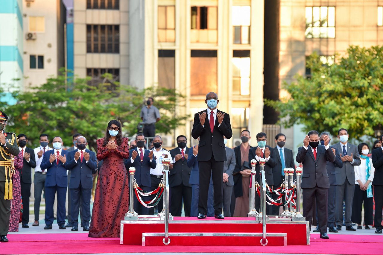 އޮކްޓޯބަރު 18، 2020: ގައުމީ ދުވަހުގެ ދިދަ ނެގުމުގެ ރަަސްމިއްޔާތު