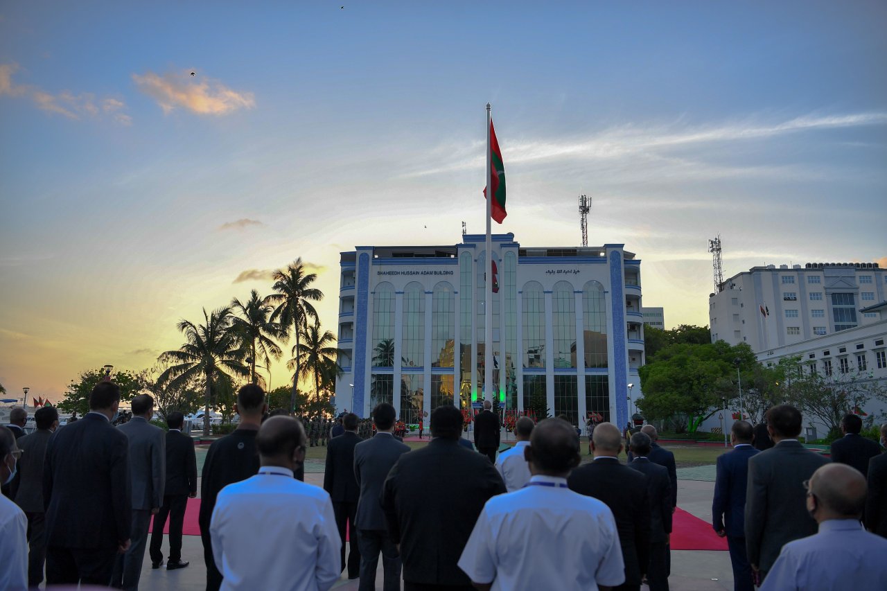 އޮކްޓޯބަރު 18، 2020: ގައުމީ ދުވަހުގެ ދިދަ ނެގުމުގެ ރަަސްމިއްޔާތު