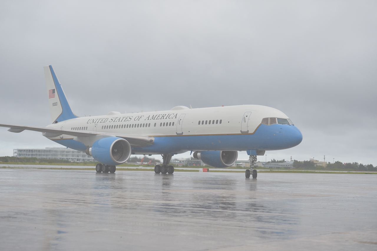 އެމެރިކާގެ ހާރިޖީ ވަޒީރު މައިކް ޕޮމްޕޭއޯ ރާއްޖެއަށް ޒިޔާރަތް ކުރެއްވުން 