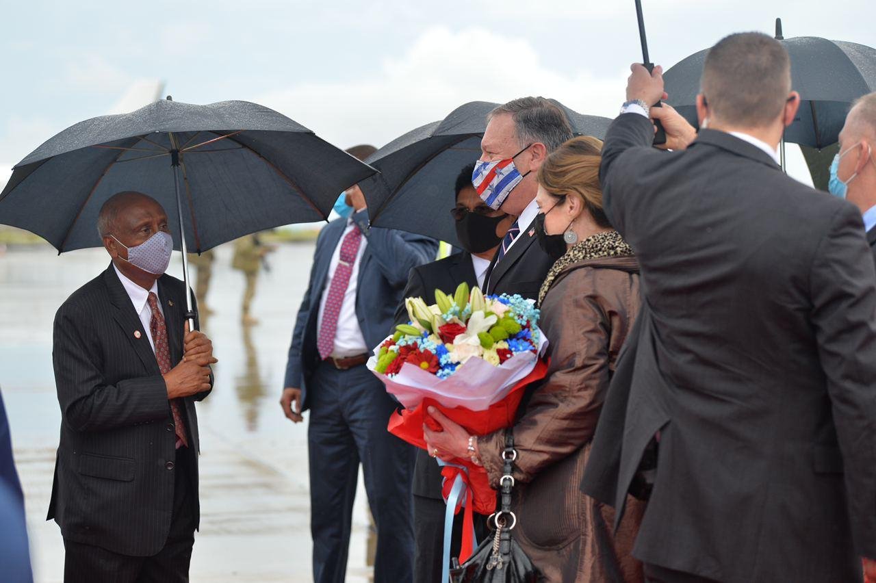 އެމެރިކާގެ ހާރިޖީ ވަޒީރު މައިކް ޕޮމްޕޭއޯ ރާއްޖެއަށް ޒިޔާރަތް ކުރެއްވުން 