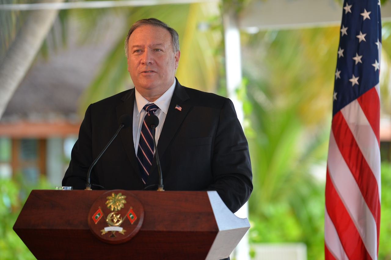 އެމެރިކާގެ ހާރިޖީ ވަޒީރު މައިކް ޕޮމްޕޭއޯ ރާއްޖެއަށް ޒިޔާރަތް ކުރެއްވުން 