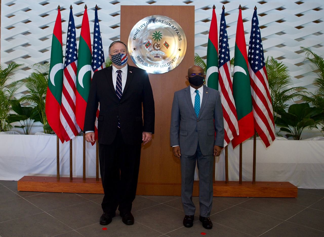 އެމެރިކާގެ ހާރިޖީ ވަޒީރު މައިކް ޕޮމްޕޭއޯ ރާއްޖެއަށް ޒިޔާރަތް ކުރެއްވުން 