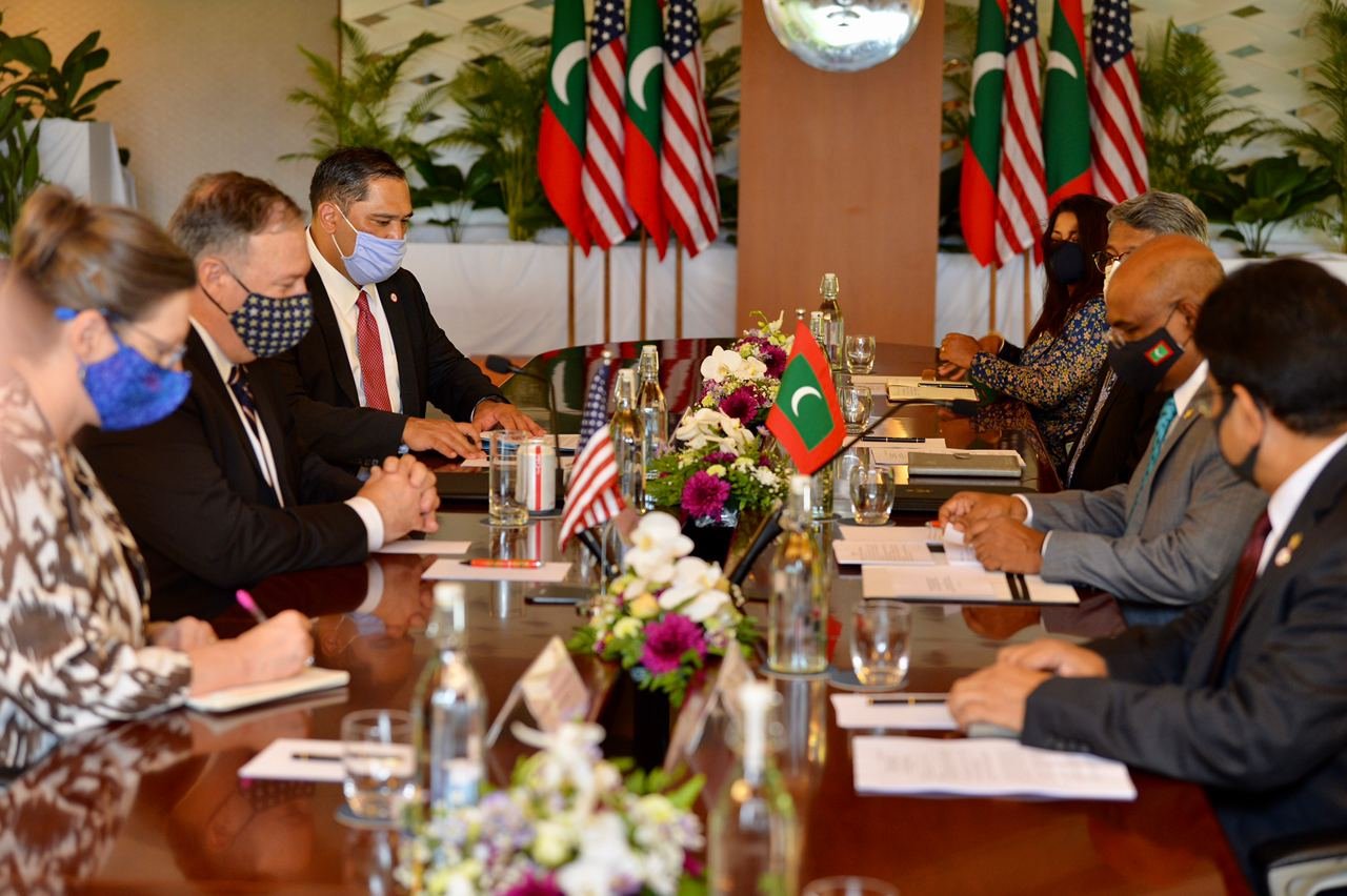 އެމެރިކާގެ ހާރިޖީ ވަޒީރު މައިކް ޕޮމްޕޭއޯ ރާއްޖެއަށް ޒިޔާރަތް ކުރެއްވުން 