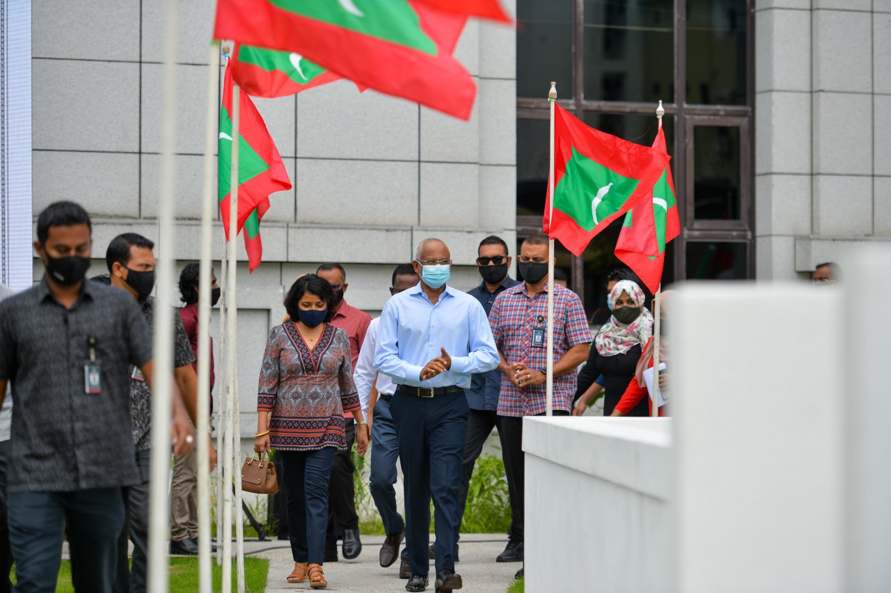 ކަޅުވަކަރު މިސްކިތް ހުޅުވުން
