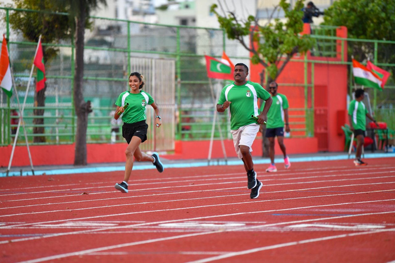 މާލެ ކުޅިވަރު އެކުވެނީގެ ސިންތެޓިކް ޓްރެކް ހުޅުވުން