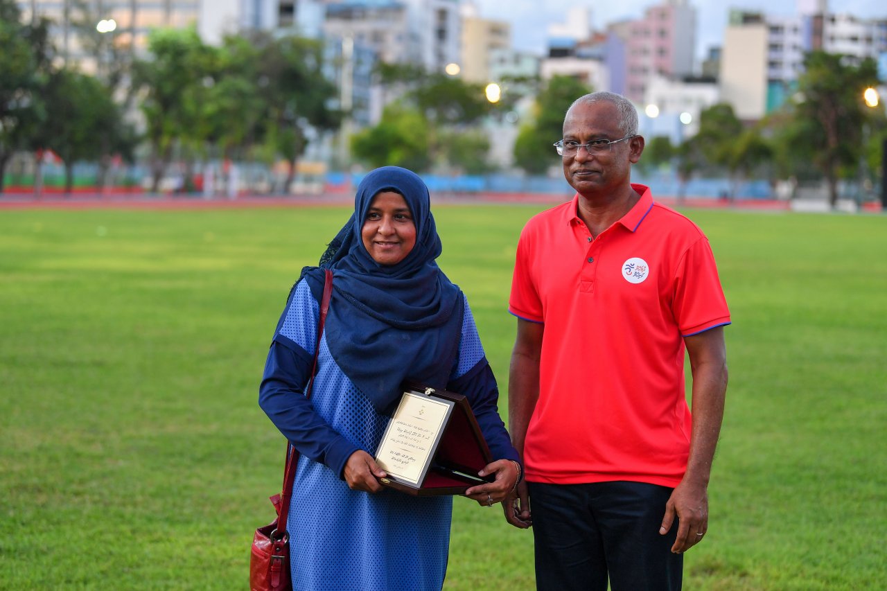 މާލެ ކުޅިވަރު އެކުވެނީގެ ސިންތެޓިކް ޓްރެކް ހުޅުވުން