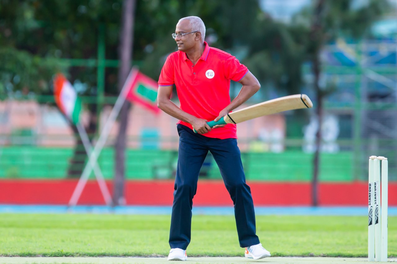 މާލެ ކުޅިވަރު އެކުވެނީގެ ސިންތެޓިކް ޓްރެކް ހުޅުވުން