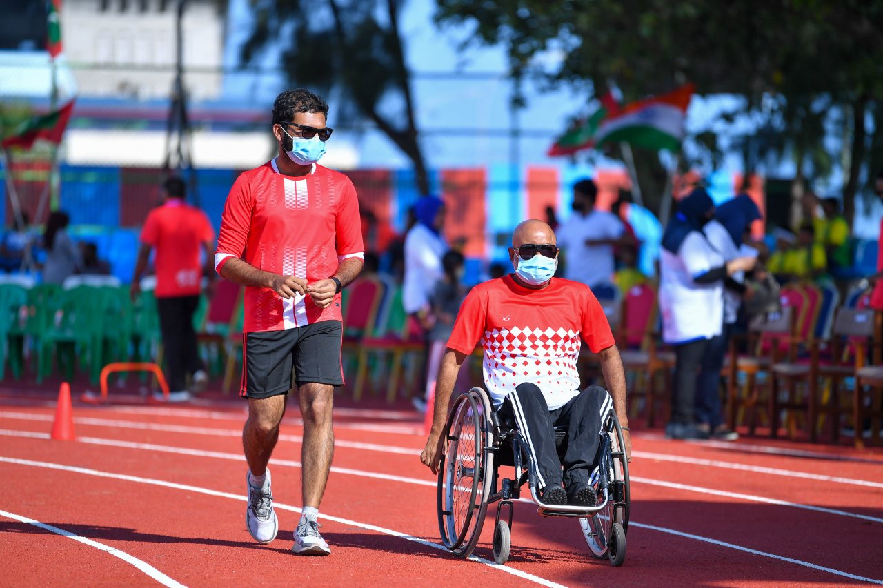 މާލެ ކުޅިވަރު އެކުވެނީގެ ސިންތެޓިކް ޓްރެކް ހުޅުވުން