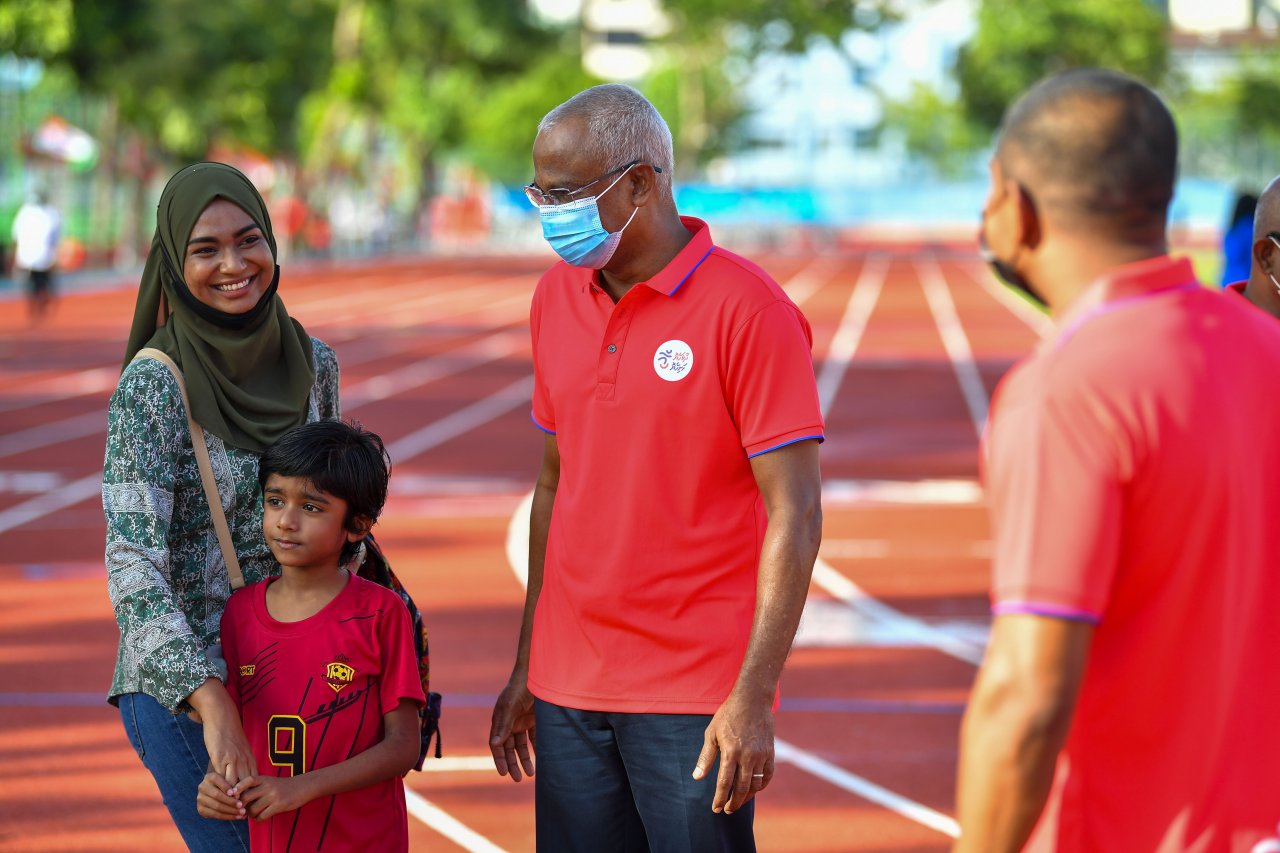 މާލެ ކުޅިވަރު އެކުވެނީގެ ސިންތެޓިކް ޓްރެކް ހުޅުވުން
