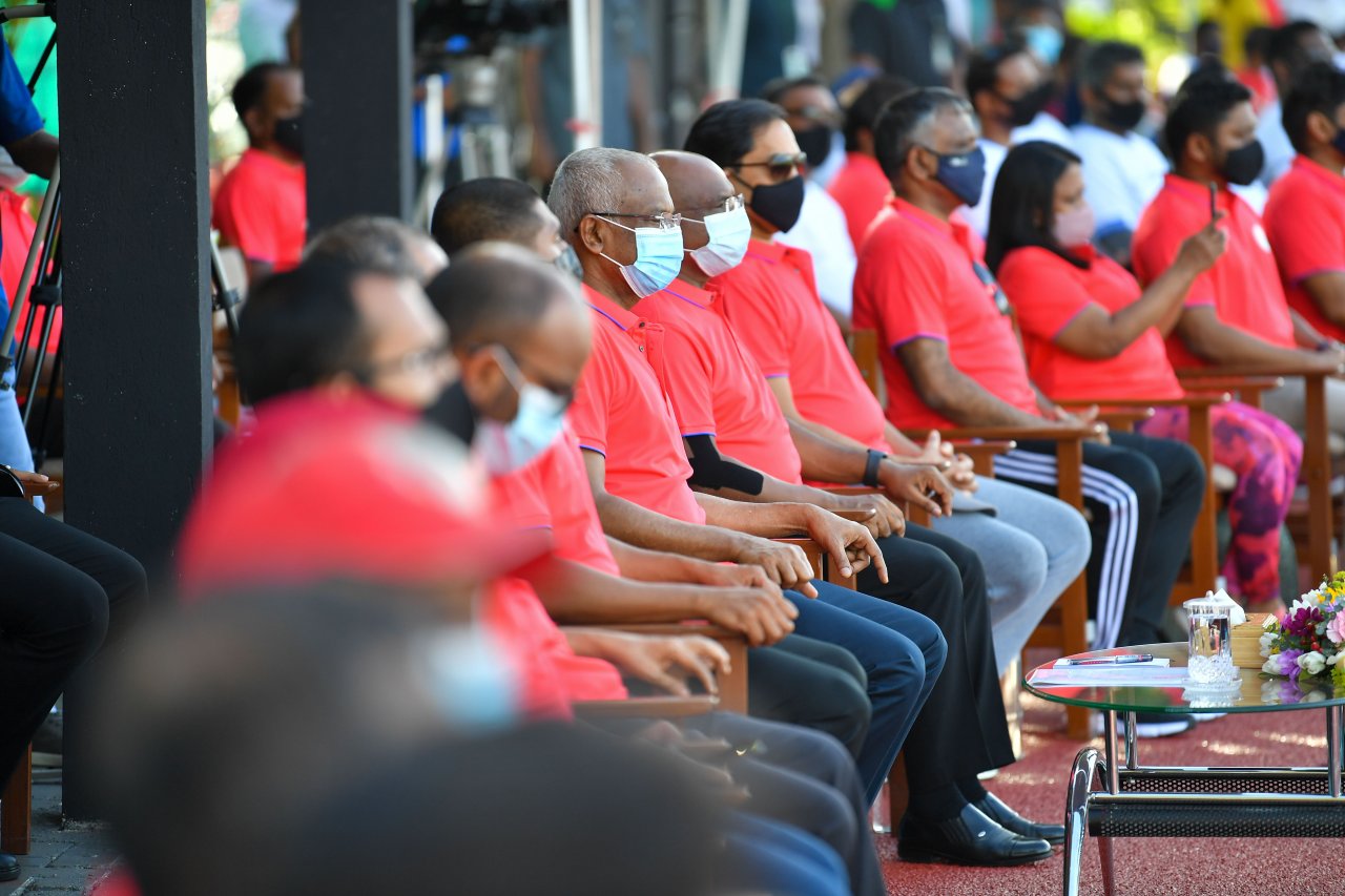 މާލެ ކުޅިވަރު އެކުވެނީގެ ސިންތެޓިކް ޓްރެކް ހުޅުވުން