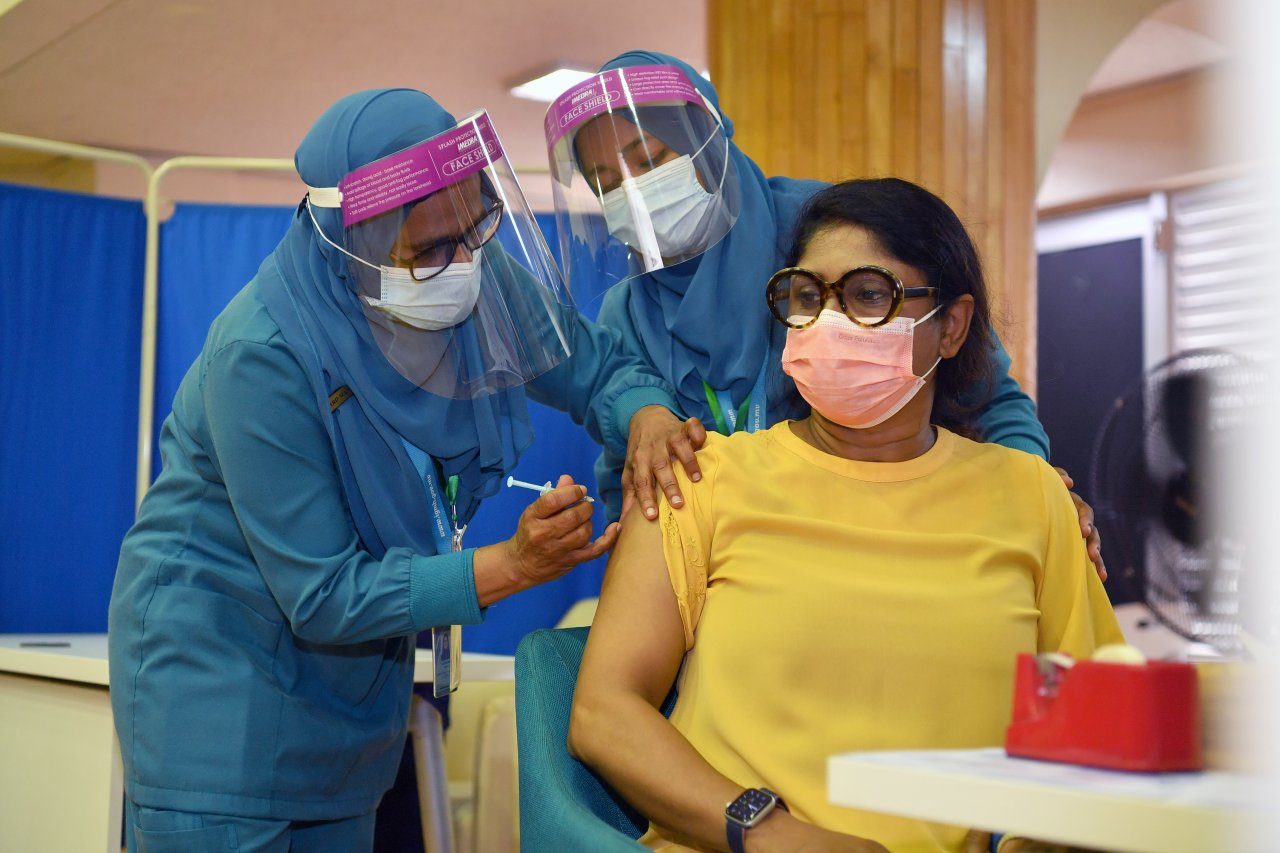 ރާއްޖޭގައި ކޮވިޑް ވެކްސިން ޖަހަން ފެށުން