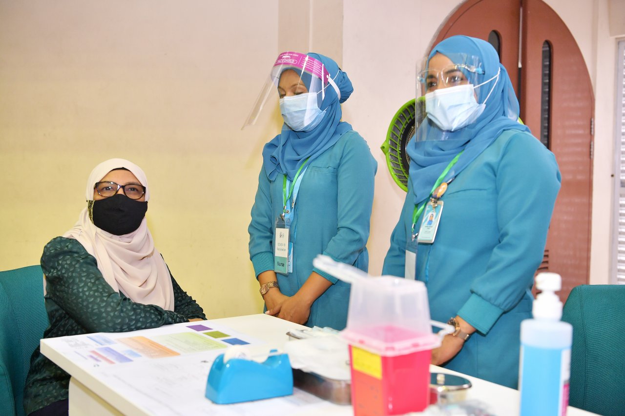 ރާއްޖޭގައި ކޮވިޑް ވެކްސިން ޖަހަން ފެށުން