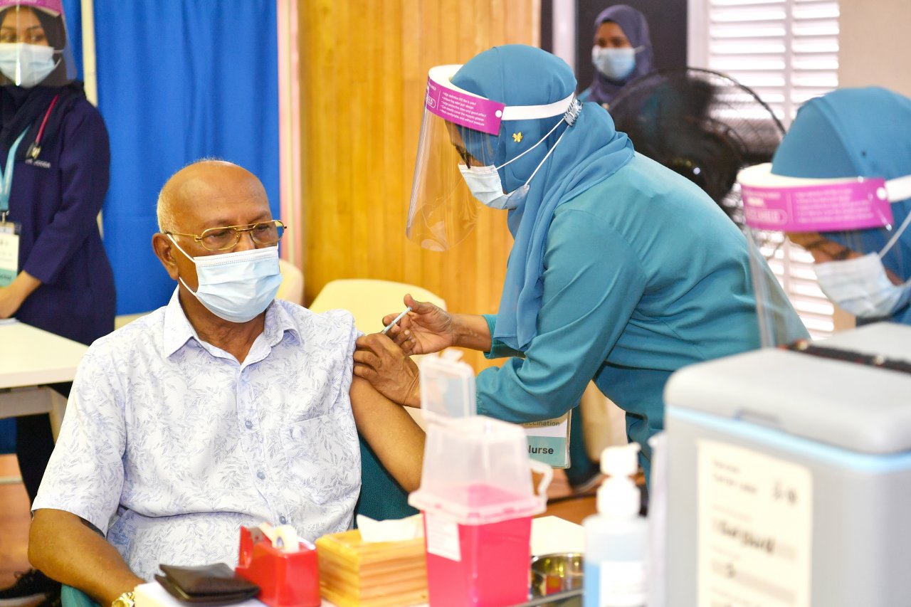 ރާއްޖޭގައި ކޮވިޑް ވެކްސިން ޖަހަން ފެށުން