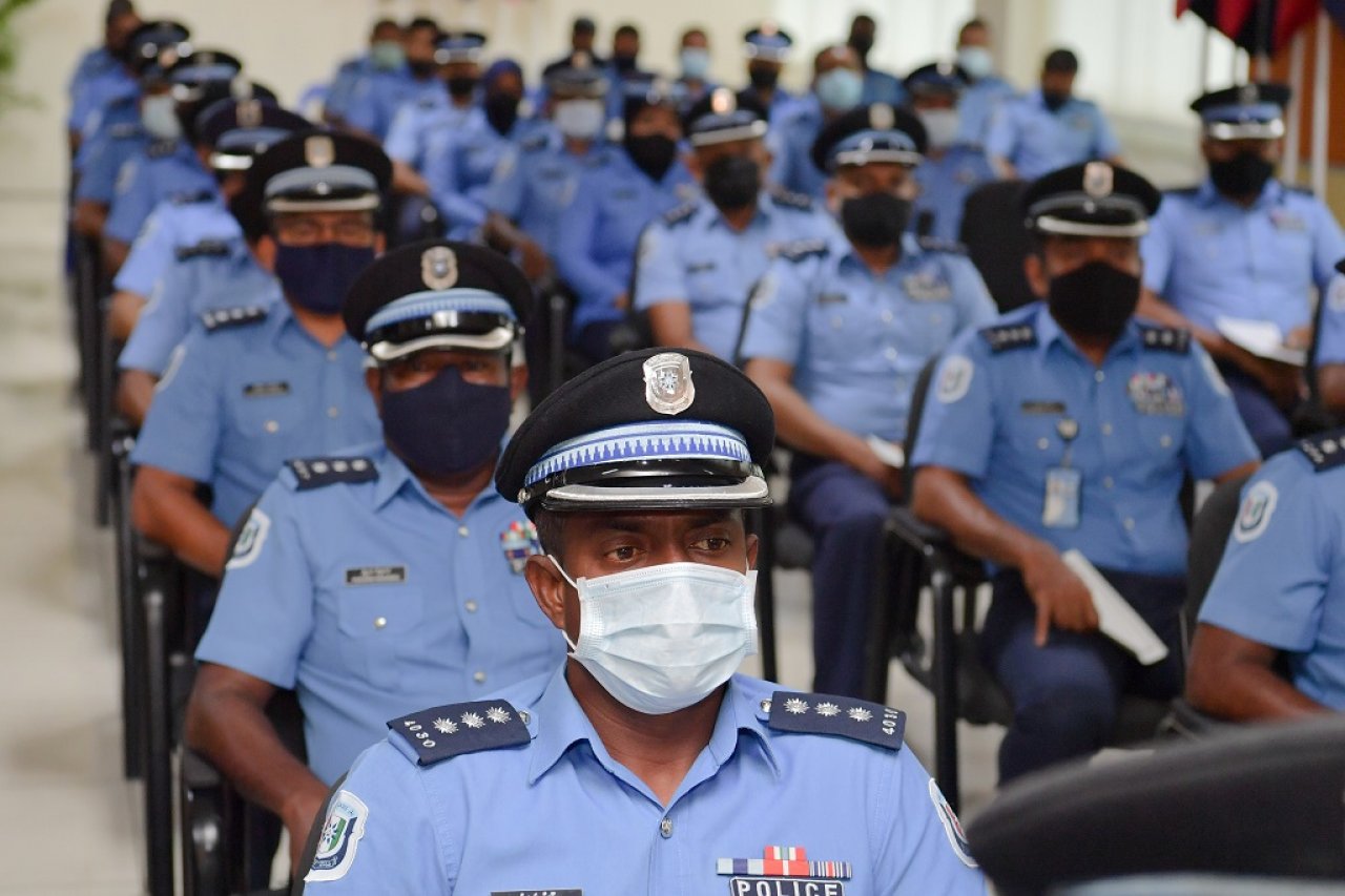 ފުލުހުންގެ ހިދުމަތުގެ އާ ގާނޫނުގެ ދަށުން ފުލުހުން ހުވާ ކުރުން