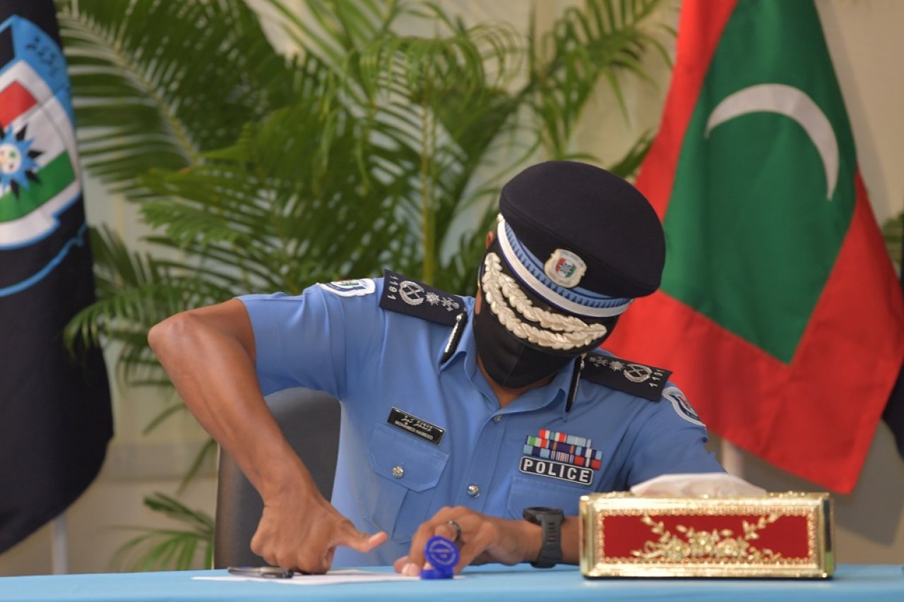 ފުލުހުންގެ ހިދުމަތުގެ އާ ގާނޫނުގެ ދަށުން ފުލުހުން ހުވާ ކުރުން