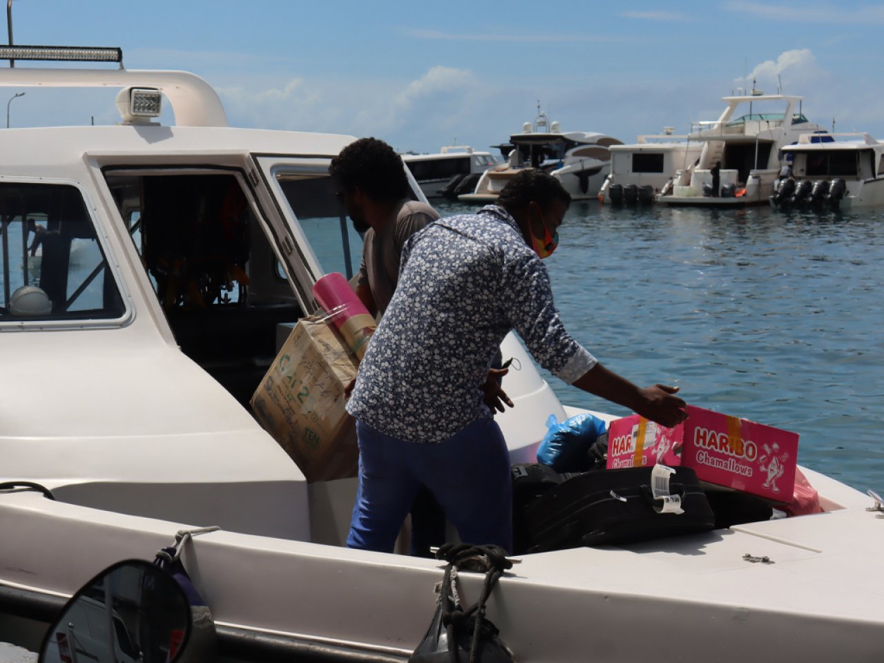 އީދު ބަންދަށް މާލެއިން ރަށްރަށަށް ފުރާ މީހުން