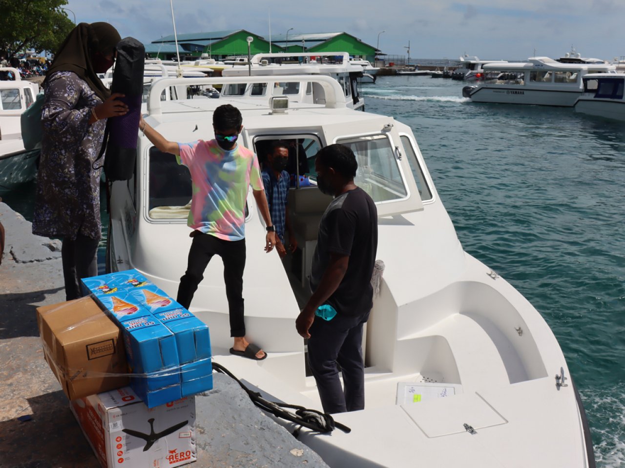 އީދު ބަންދަށް މާލެއިން ރަށްރަށަށް ފުރާ މީހުން