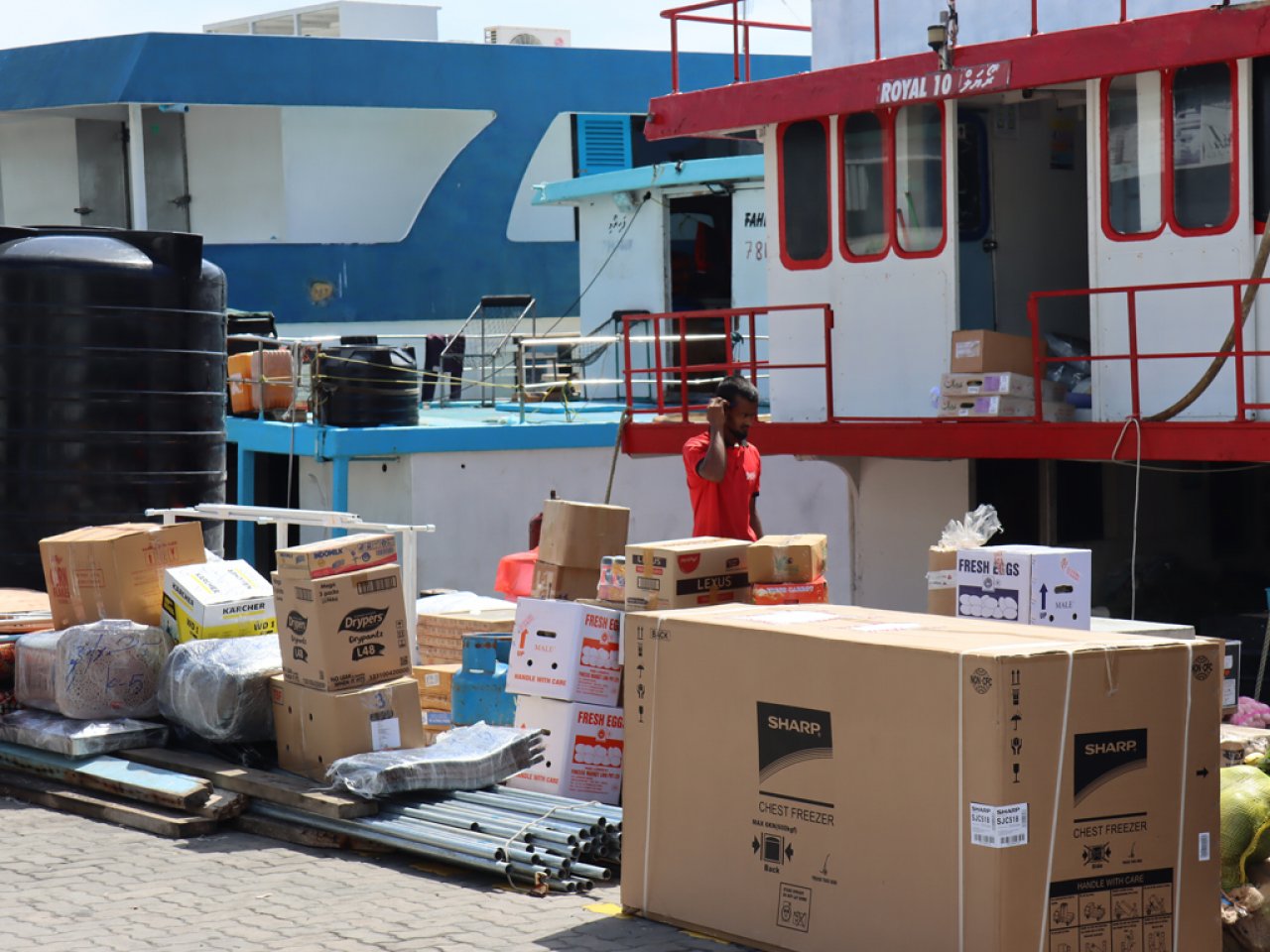 އީދު ބަންދަށް މާލެއިން ރަށްރަށަށް ފުރާ މީހުން