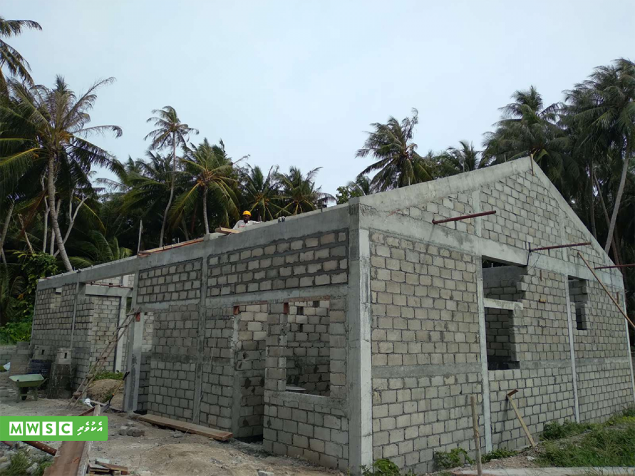 ހދ. ކުމުންދޫގައި އެމްޑަބްލިޔުއެސްސީ އިން ގާއިމްކުރާ ފެނާއި ނަރުދަމާ ނިޒާމްގެ މަސައްކަތް