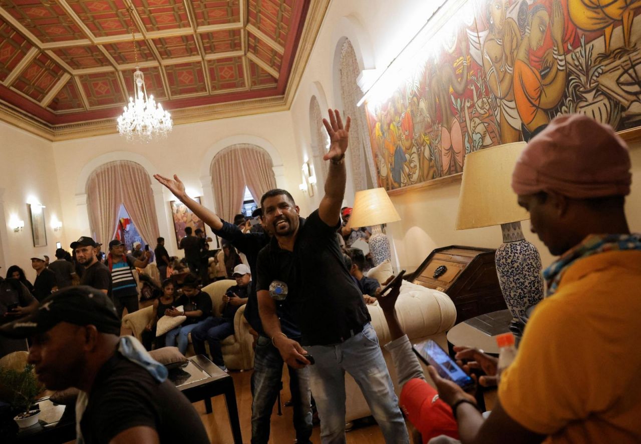 ލަންކާގެ ރިޔާސީ ގަނޑުވަރަށް އާންމުން ވަނުން